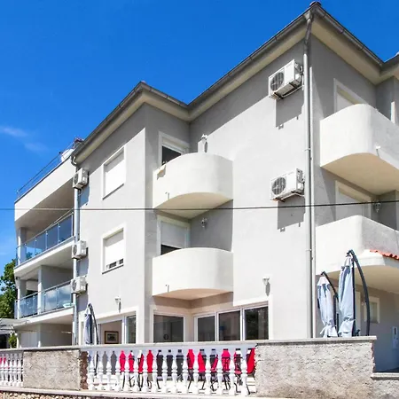 Beautiful In With House Sea View Apartmán Povile